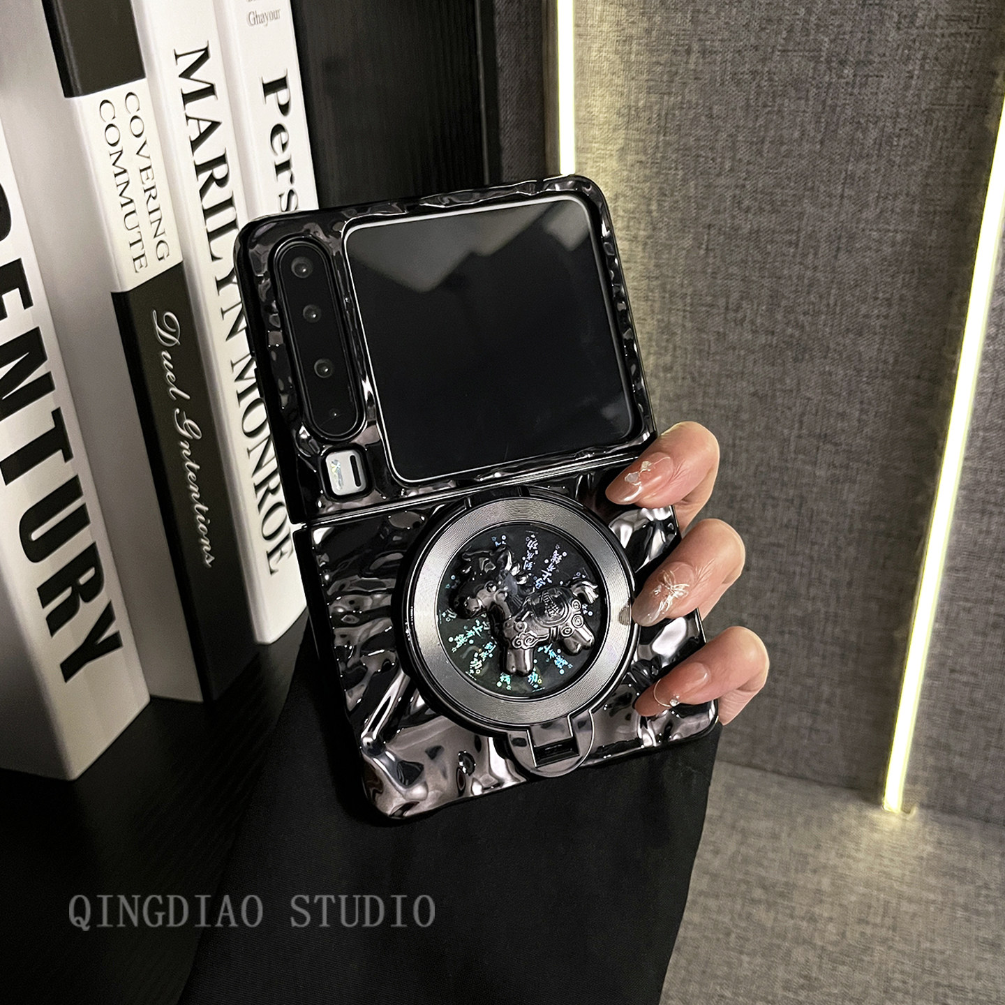 轻调 极简黑色电镀褶皱旋转马支架适用于华为Pura X手机壳全包新款purax典藏版折叠屏p50宝盒翻盖防摔保护套,3C数码配件,手机保护套/壳,淘宝优惠券,粉丝福利购,淘宝优惠卷