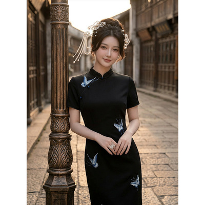 新中式国风改良裙2026女夏季新款收腰显瘦蝴蝶刺绣小码旗袍
