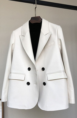 白色海宁春季西装领双排扣皮衣