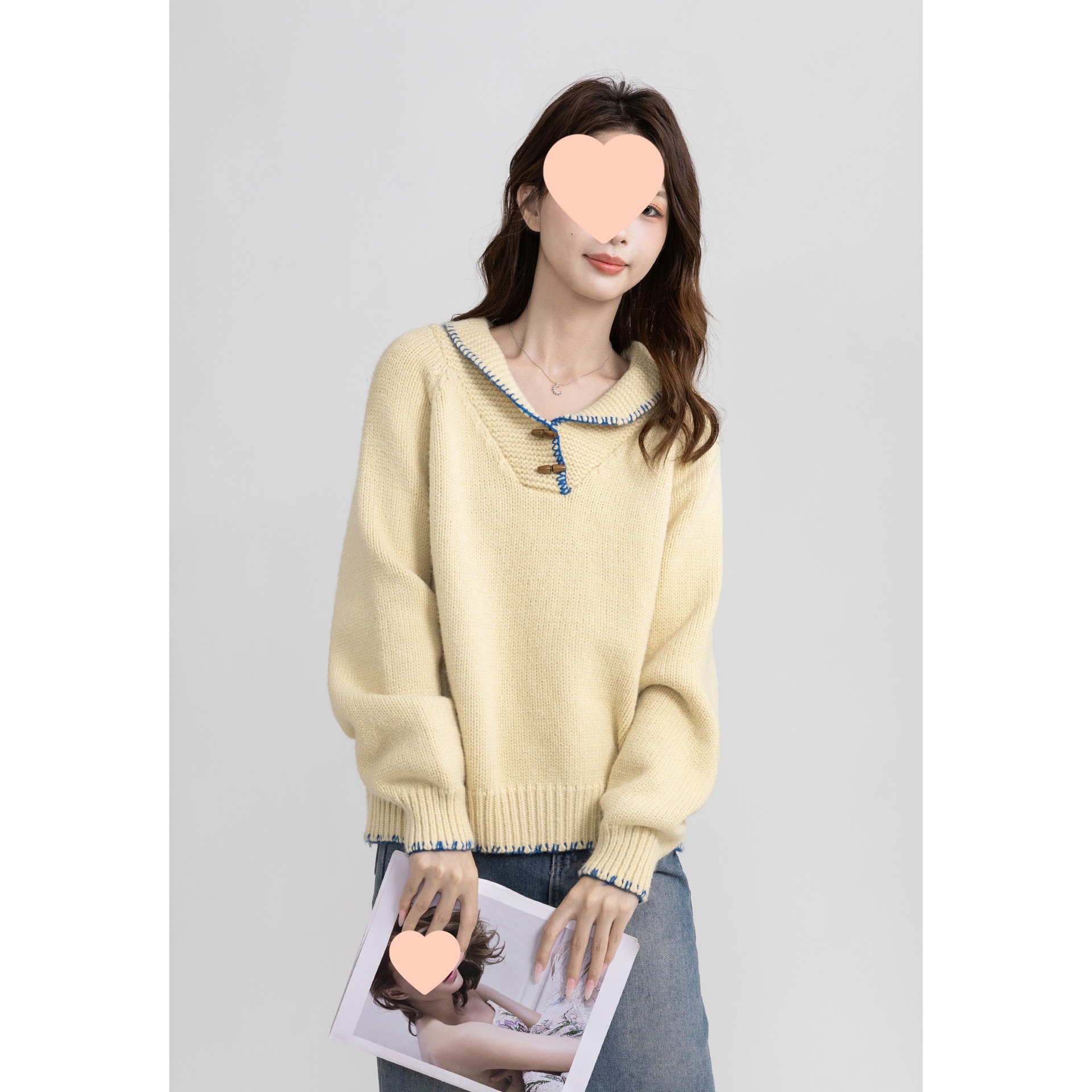 复古牛角扣翻领毛衣女秋冬2025新款黄色娃娃领针织衫软糯加厚上衣