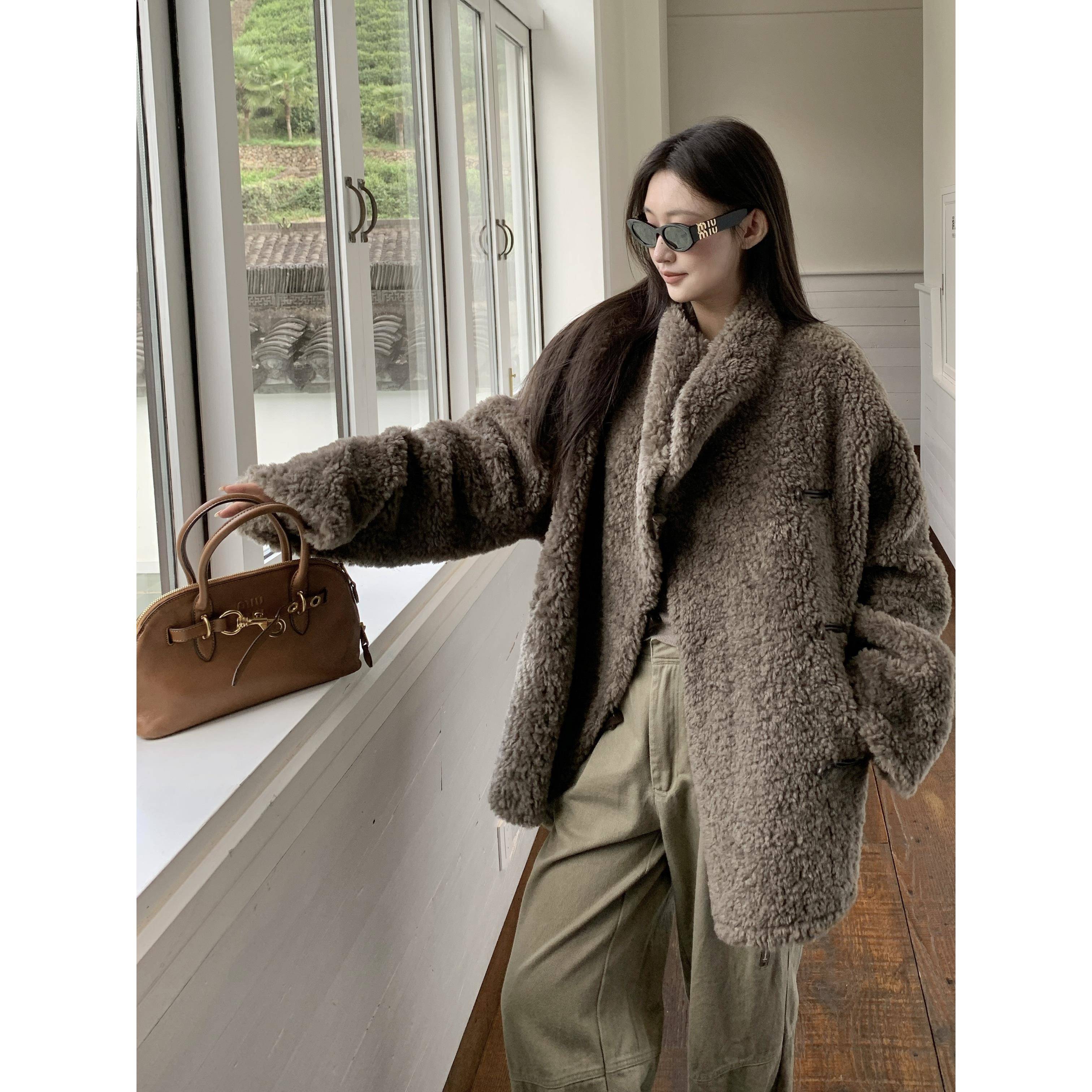 双面穿冬季新款彷羊羔毛牛角扣皮草长大衣皮毛一体环保毛毛外套女