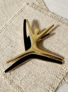 美采现货vintage中古首饰TRIFARI黑金配色极简舞者珐琅釉胸针