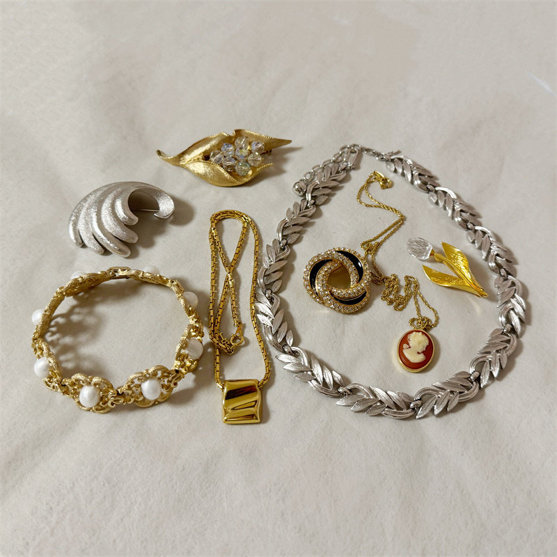 现货vintage中古首饰项链胸针手链crown TRIFARI BROOKS Sworav**