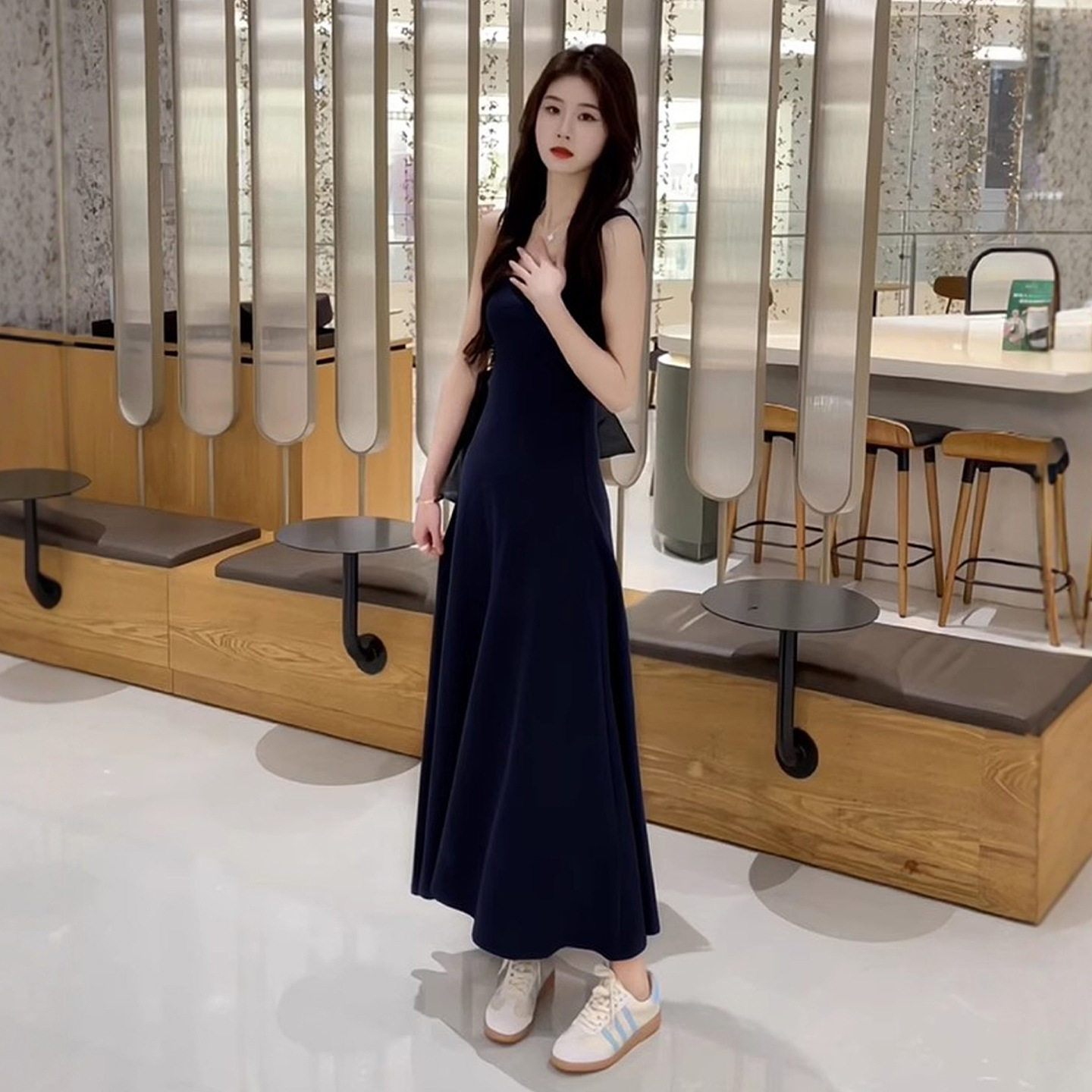连衣裙2026新款女春夏季吊带裙收腰修身气质背心赫本风连衣长裙子