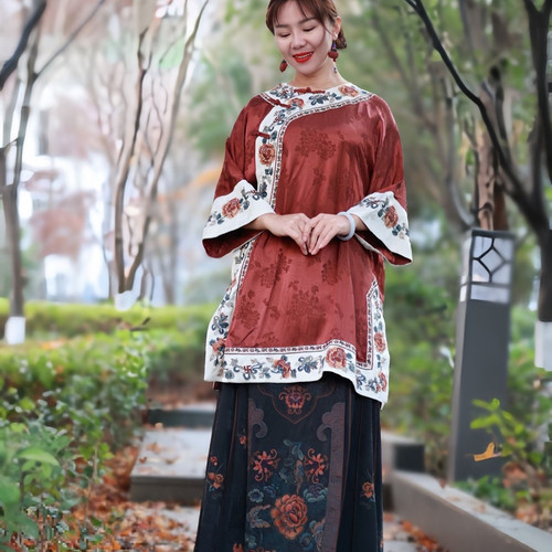 【知瑶】楚馨24年春秋新款国风新中式刺绣镶边襟盘扣太太服上衣