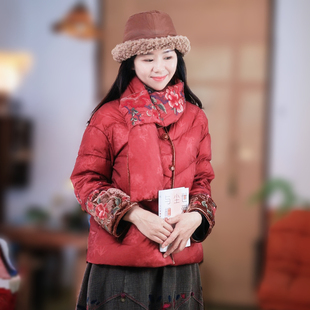 刺绣设计师原创新中式民族风磁吸扣90白鸭绒轻量感羽绒服配围巾冬