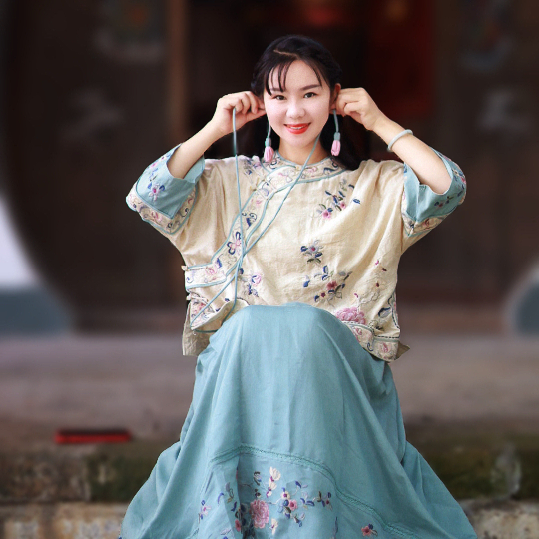 千椿物喜楚馨原创新中式复古重工国风刺绣斜襟太太格格服女套装