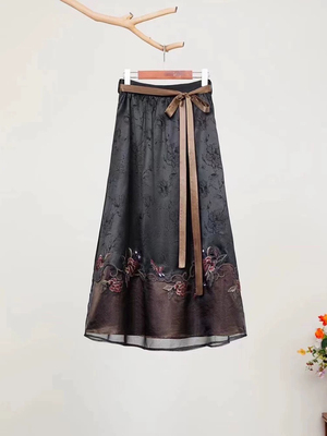 千椿物禧2025春季新款新中式国风气质黑色提花重工刺绣半身裙女