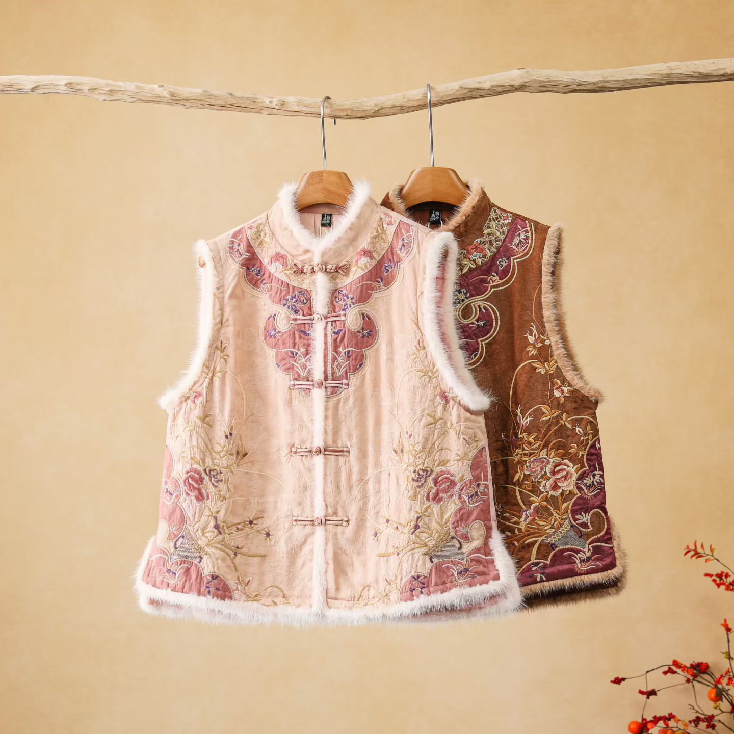 高定原创设计冬季夹棉马甲女新中式国风重工刺绣水貂毛领保暖背心