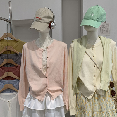 欧玛莱 小金扣圆领纯色软糯长袖针织开衫女春季毛衣外套上衣 7043