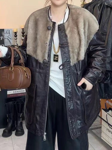 欧货羊羔毛皮毛一体女2026冬季新款鹅绒服女士油腊绵羊皮羽绒外套