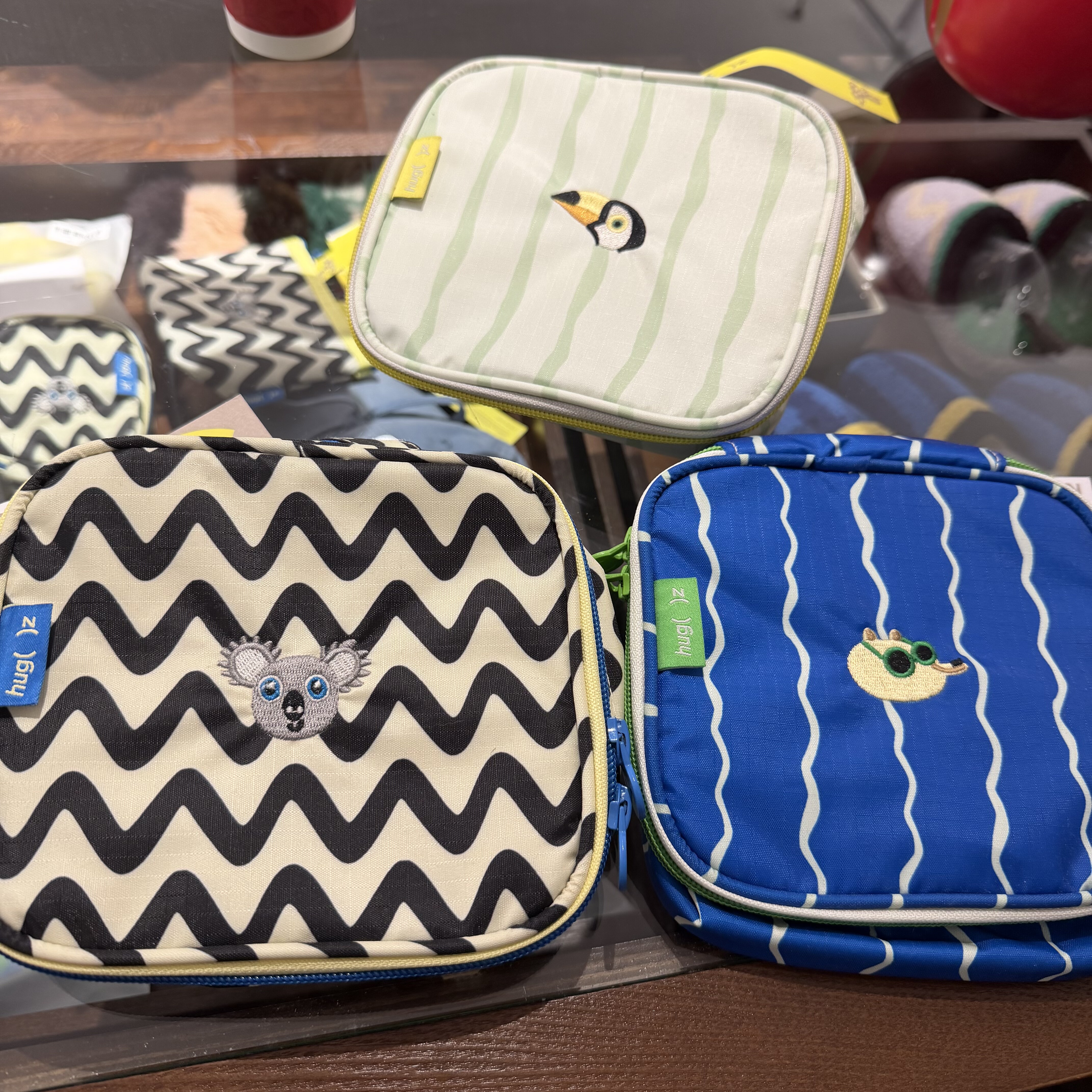 hugz化妆包洗漱包旅行用品大容量收纳包女防水高颜值手提便携式包