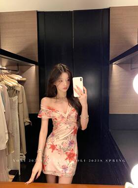 YOLI 张宥利 7/18 晚20点【新品限时9折】一字肩短裙