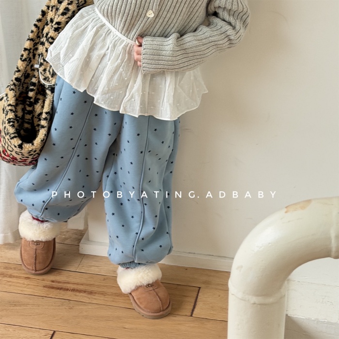 好看的冬季童装女童浅蓝色贴标星星加绒卫裤男孩韩版保暖运动长裤
