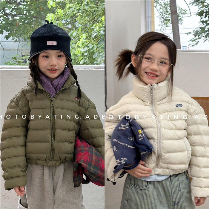 2026中小童冬装韩版轻薄款羽绒服 男女童简约贴标立领棉服外套