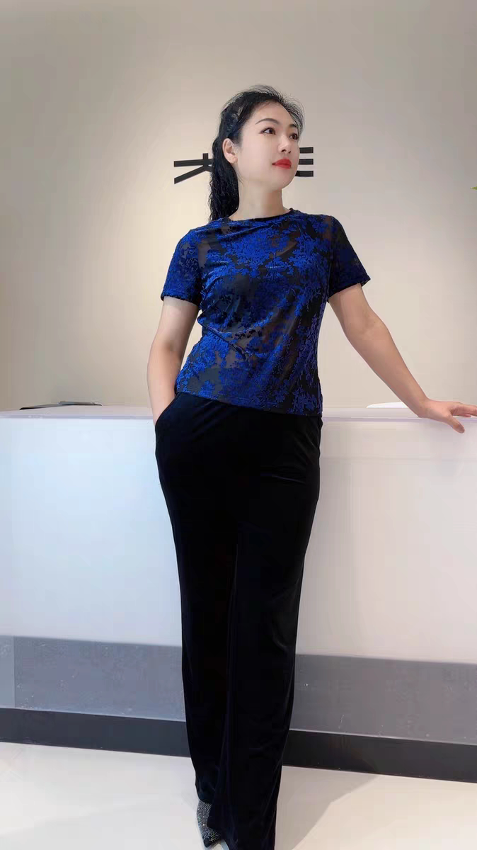 秀巧丝绒女装专柜正品2025年大码内搭
