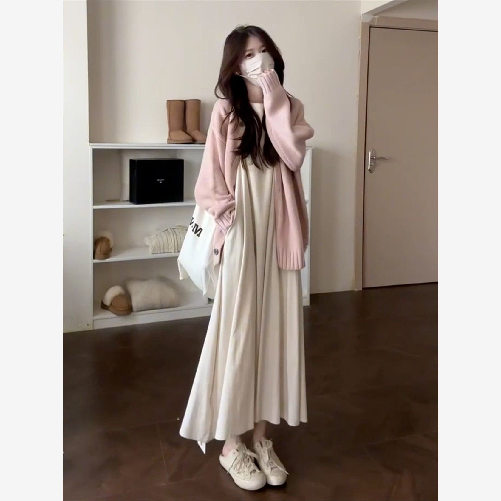 2025新款温柔慵懒风内搭背心连衣裙子早秋季粉色开衫搭配长裙套装