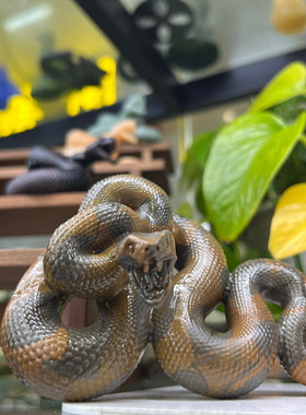 天然石头雕刻响尾蛇