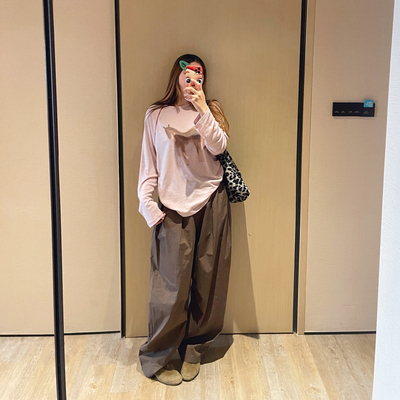 极简松弛风纯色压褶薄款休闲裤女