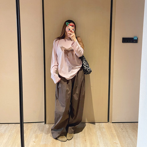 极简松弛风纯色压褶薄款休闲裤女