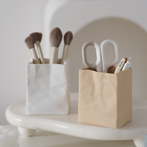 陶瓷收纳筒高级感创意摆件