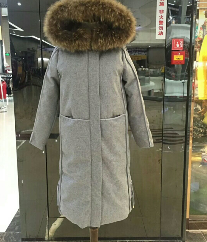 欧仕琪2018冬季新款貉子毛领时尚羽绒服女中长款过膝潮韩版外套