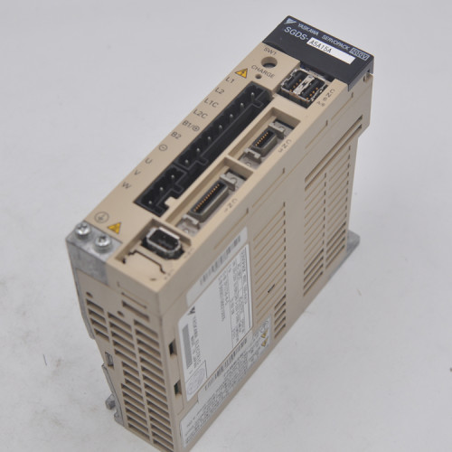 YASKAWA安川SGDS-A5A15A驱动器