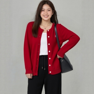 大码 毛衣女外套高级感针织红色上衣200斤加大加肥毛织外套春 开衫