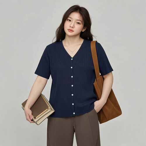 大码针织上衣超好看Ｖ领可当外搭