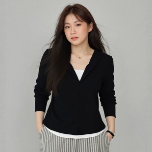 大码巨好看的上衣2025春季新款独特漂亮假两件黑白撞色绝美T恤女