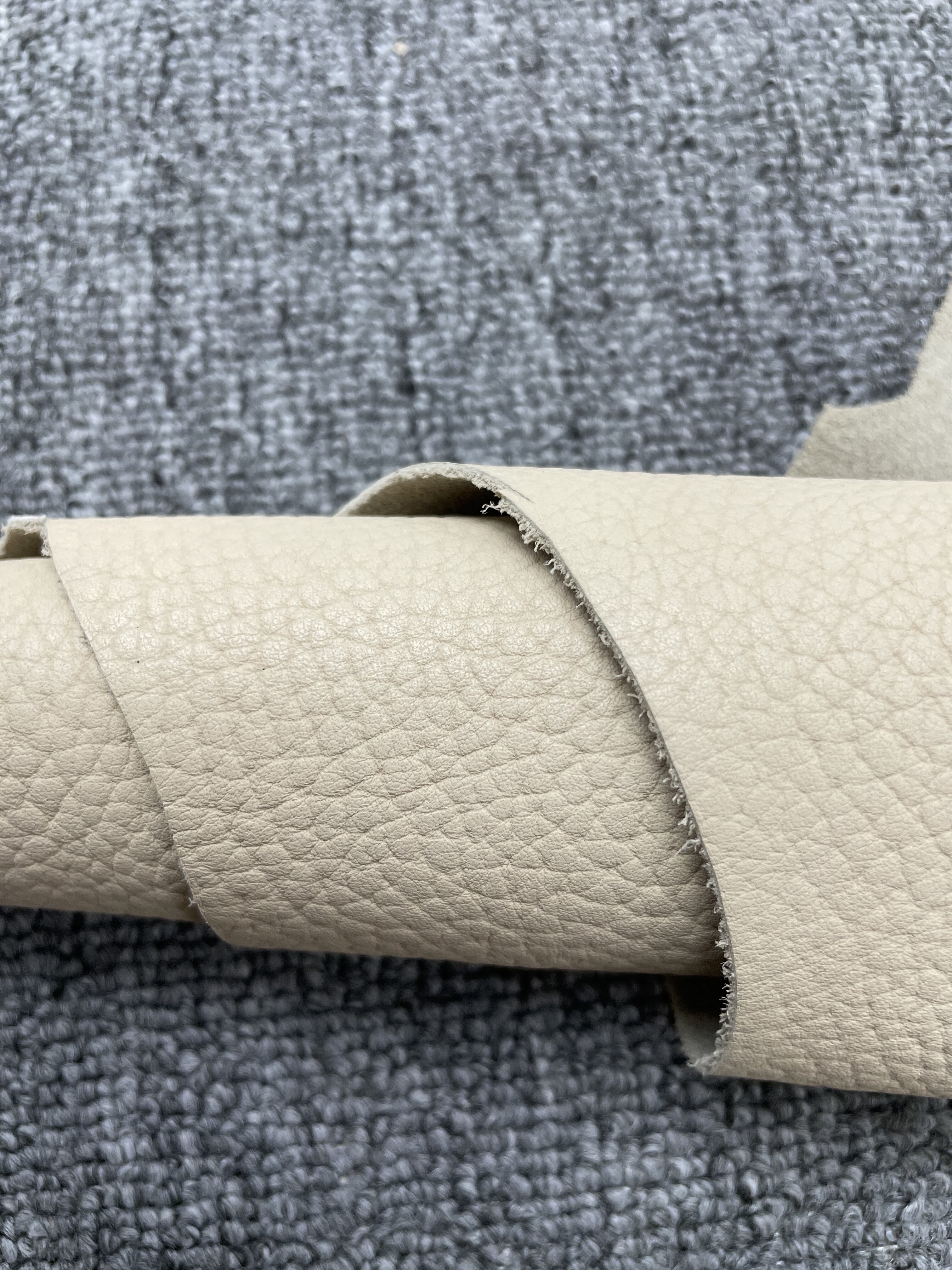 E664进口头层米白色大荔枝纹牛皮手感微软厚度1.3mm