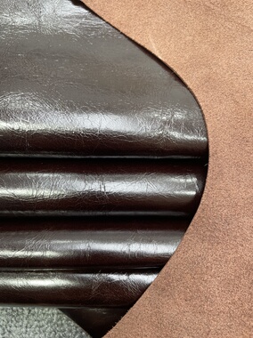 H663厚度0.9mm进口牛皮头层意大利深咖色带香味油腊牛皮