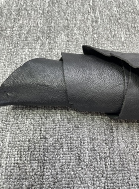 H528厚度1.4mm进口牛皮黑色小胎牛皮手感微软