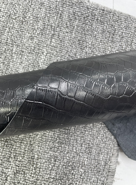 E162进口头层黑色鳄鱼纹牛皮 手感适中 厚度1mm