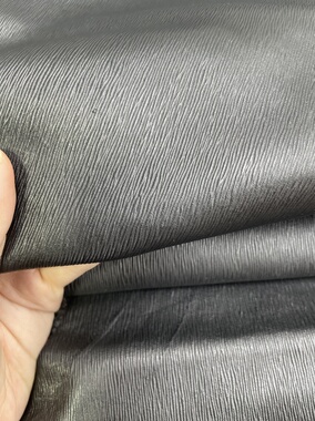 H294厚度0.9mm进口头层黑色小水波纹牛皮 手感微软 14平方英尺*6