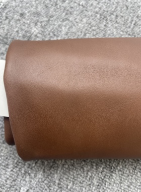 E1004进口头层棕色小牛皮手感微挺厚度1.2mm