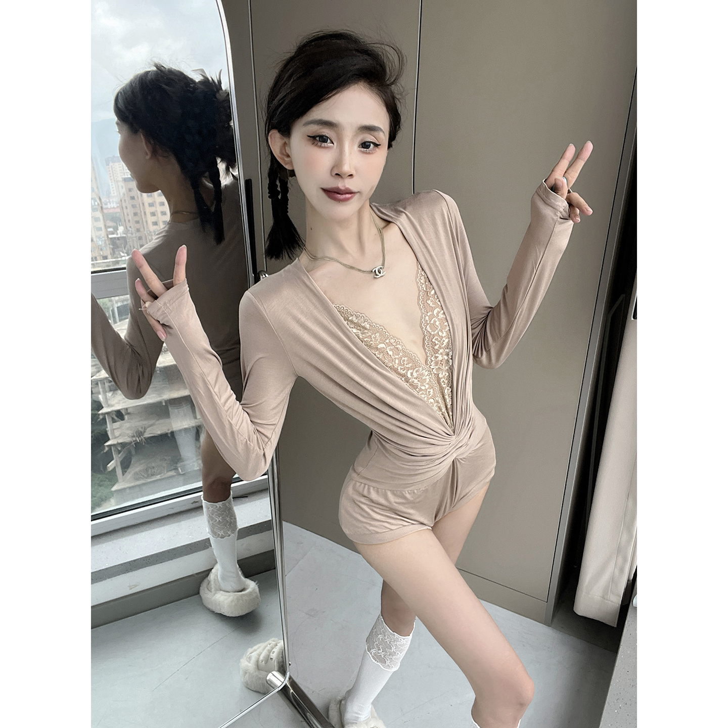 纯欲风深V领蕾丝拼接长袖连衣裤女秋季外穿修身收腰辣妹连体T恤