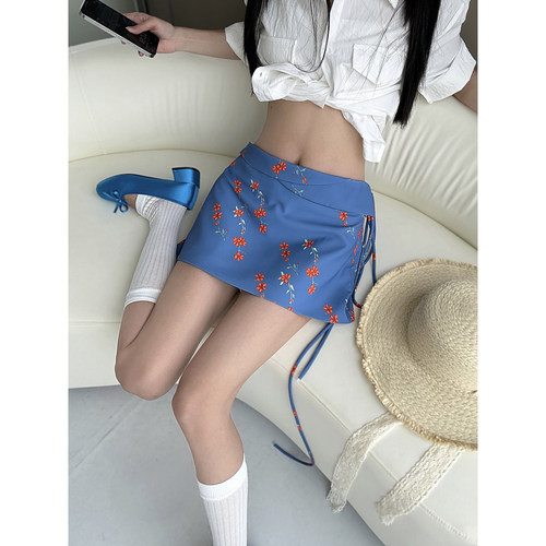 蓝色碎花半身裙女夏季