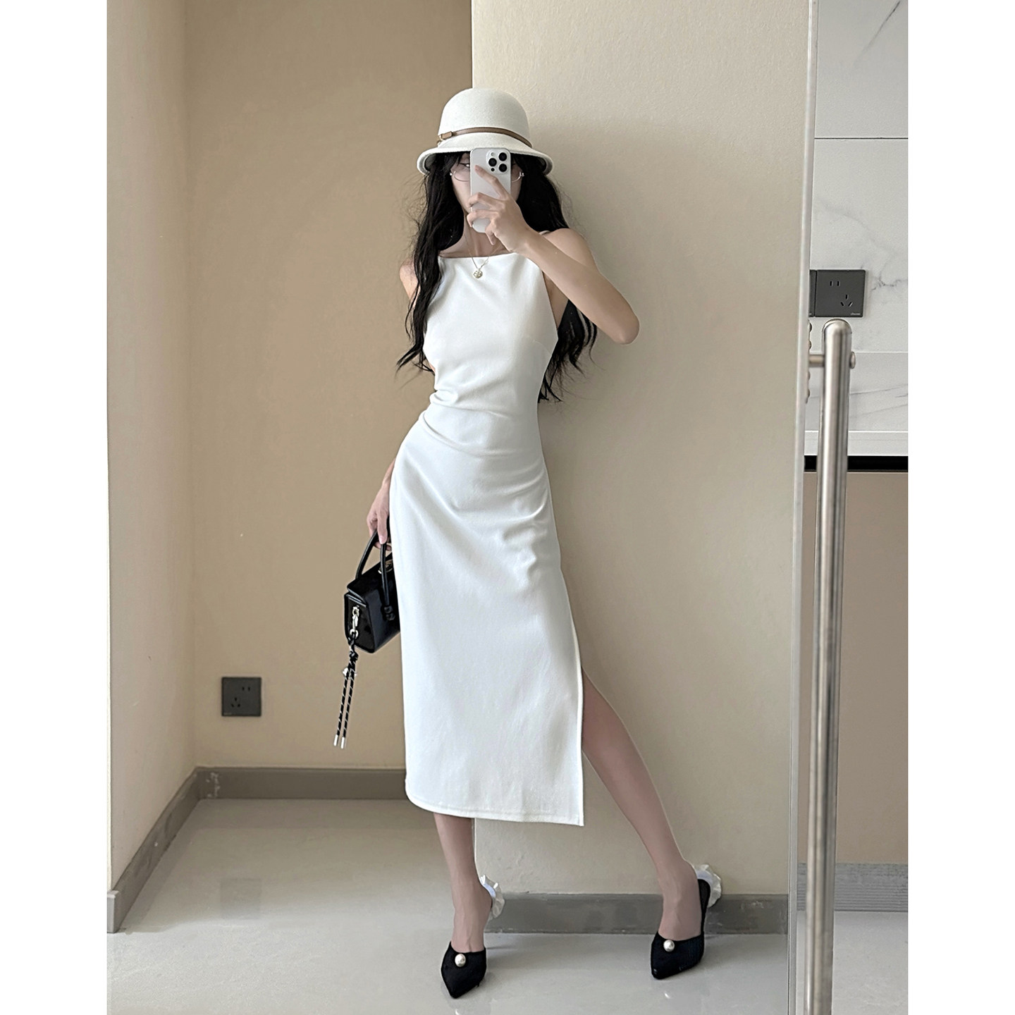 MianCun白色无袖吊带连衣裙女2026夏季新款收腰显瘦包臀开叉长裙