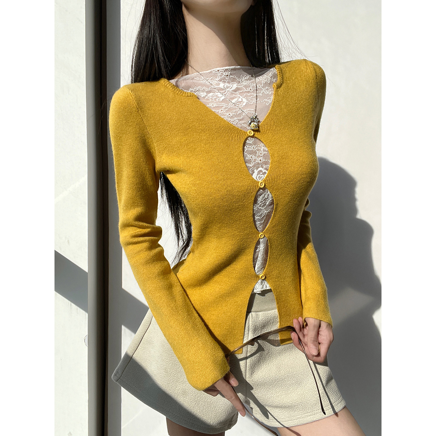 黄色蕾丝拼接修身针织衫女