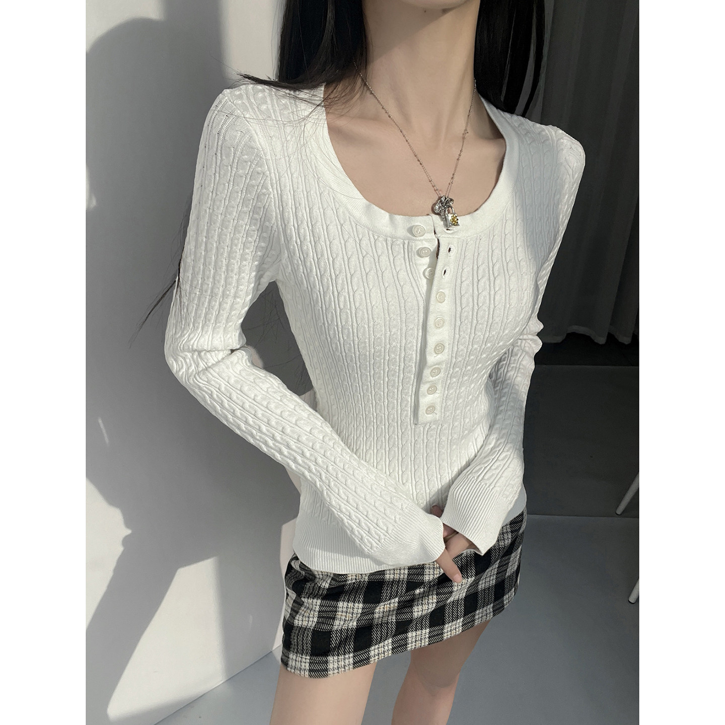 简约风V领纽扣麻花纹针织衫蕾丝边上衣女春季修身显瘦内搭打底衫,女装/女士精品,毛针织衫,淘宝优惠券,粉丝福利购,淘宝优惠卷