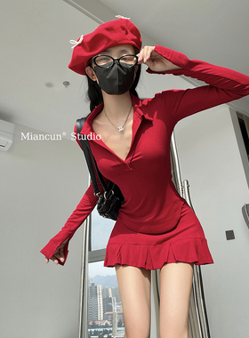 红色翻领V型领口长袖T恤女新款内搭开春穿搭修身辣妹包臀短裙套装