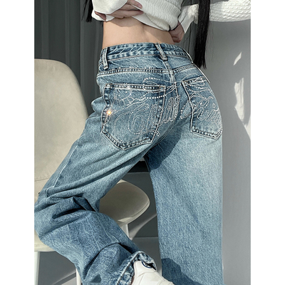 新款烫钻洗水做旧直筒牛仔裤