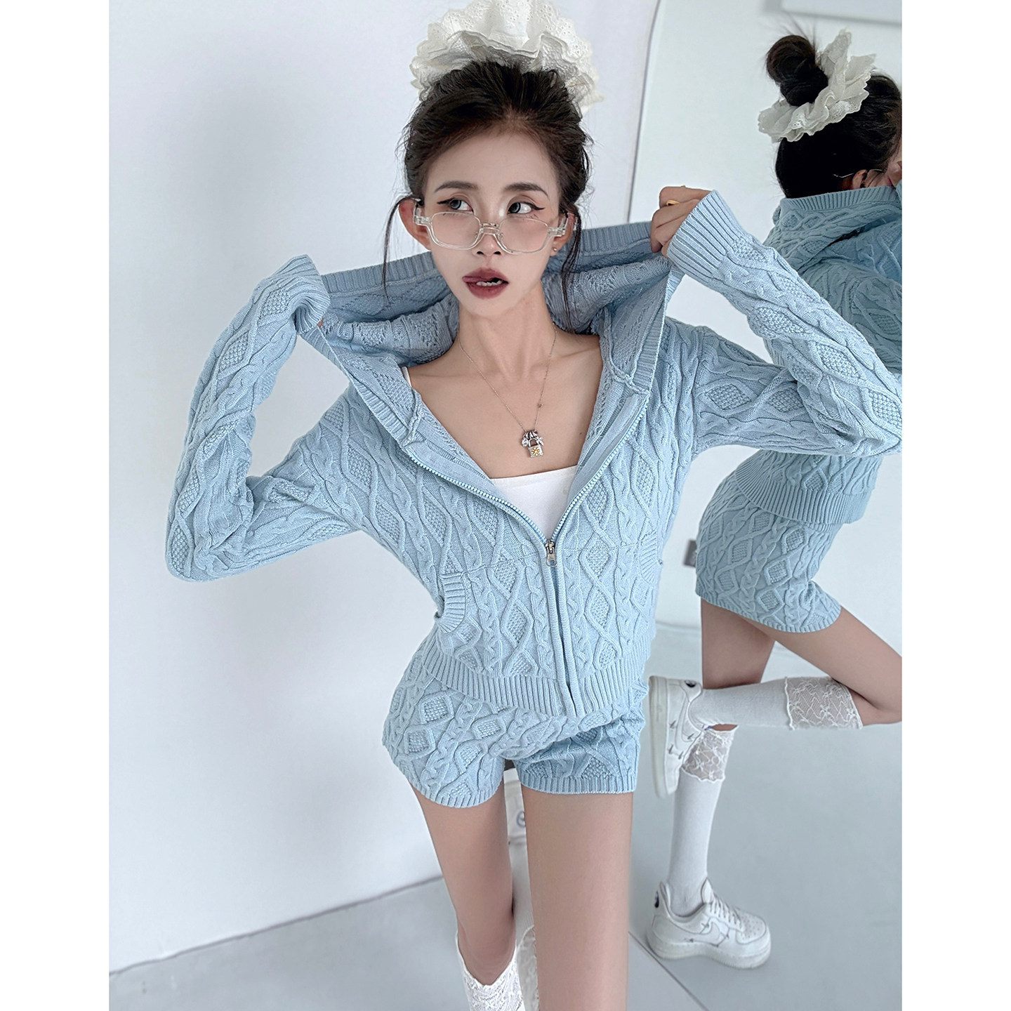 MianCun【白女必修课】黄金配比老钱风立体绞花开衫+毛线短裤套装