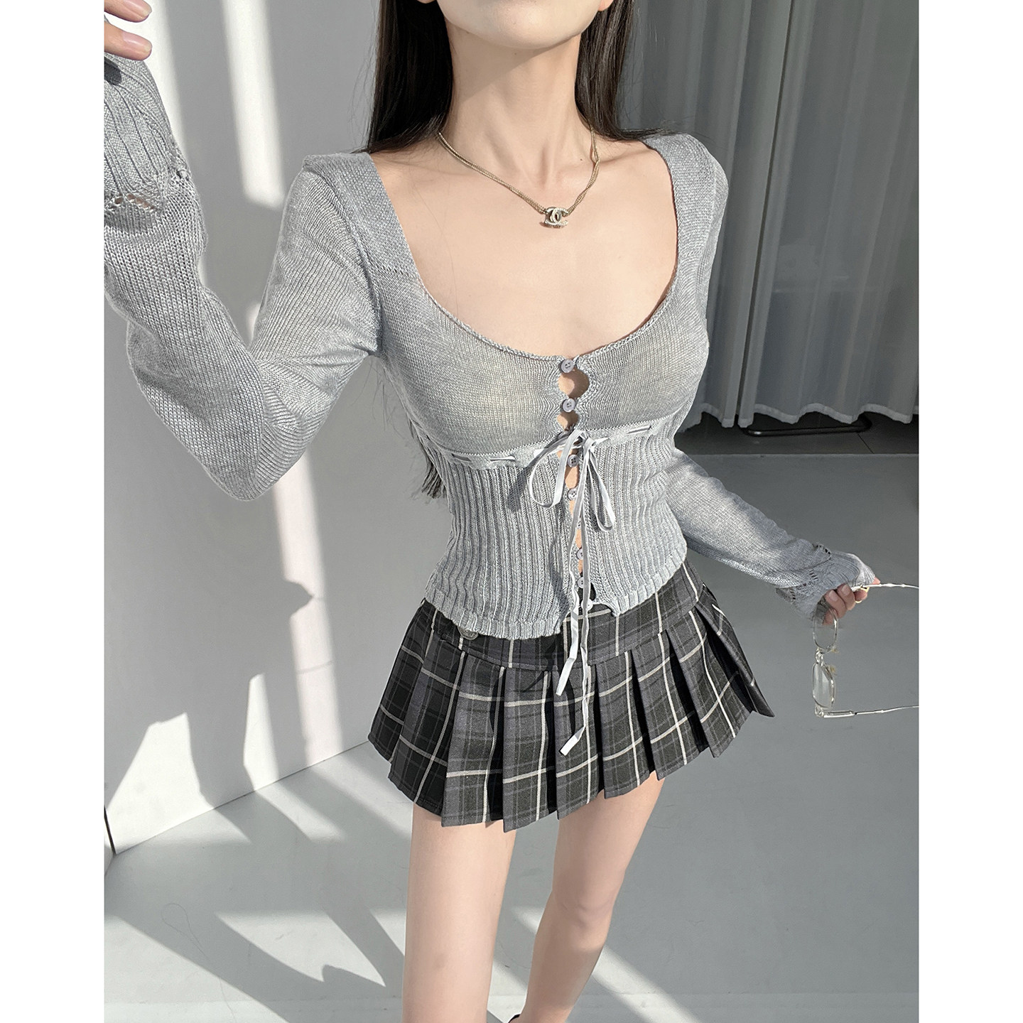 MianCun春日序曲系带U领性感镂空开襟针织衫上衣女设计感正肩毛衣