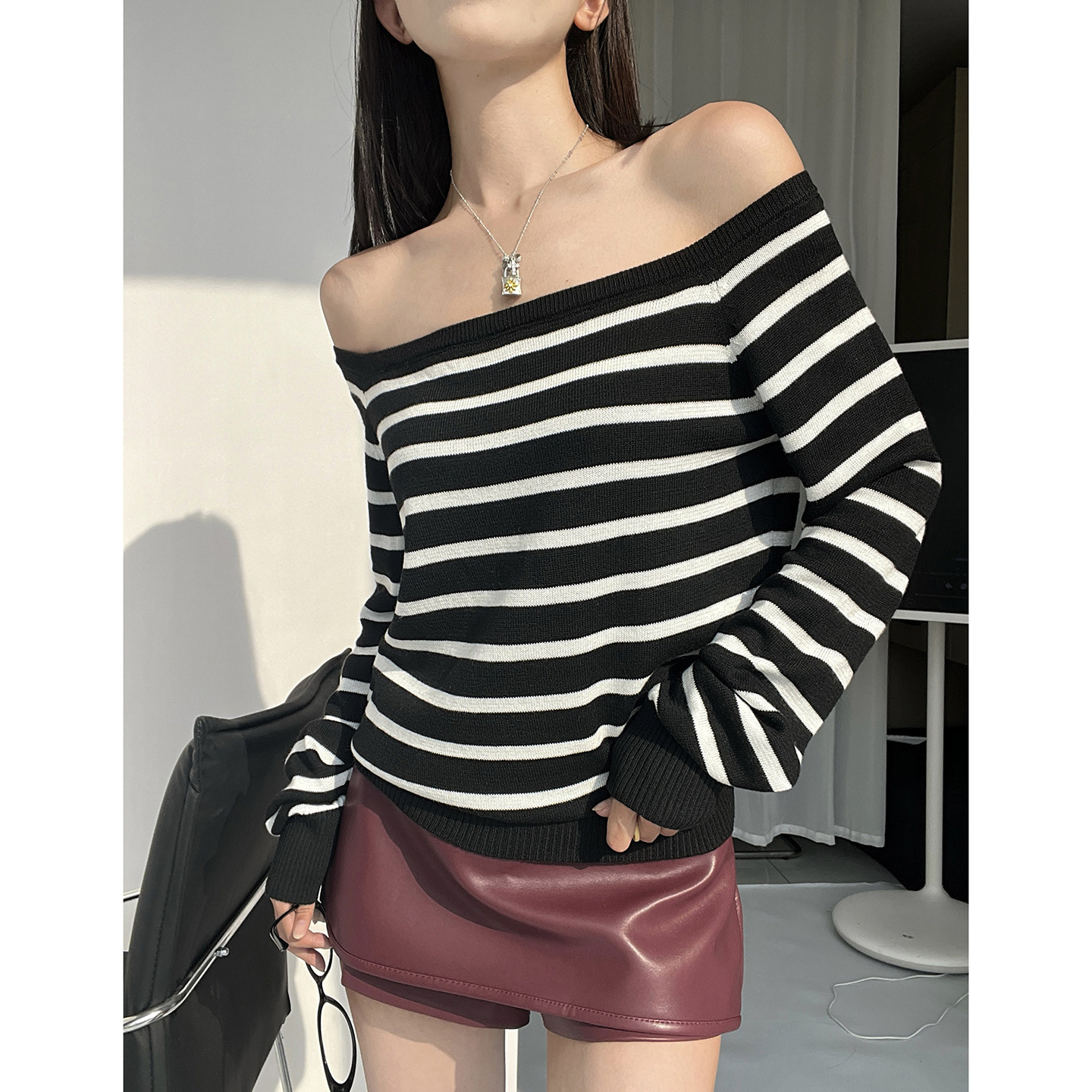 棉村新款复古条纹性感一字肩长袖针织衫春季百搭修身显瘦休闲毛衣