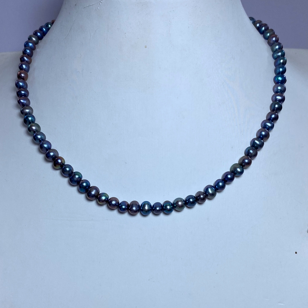 天然无核近圆淡水珍珠项链黑色