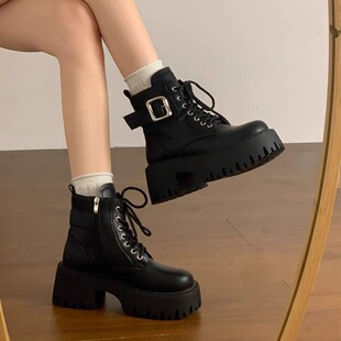 2026春款爆款厚底英伦风马丁靴女款小个子增高黑色系带短筒靴子