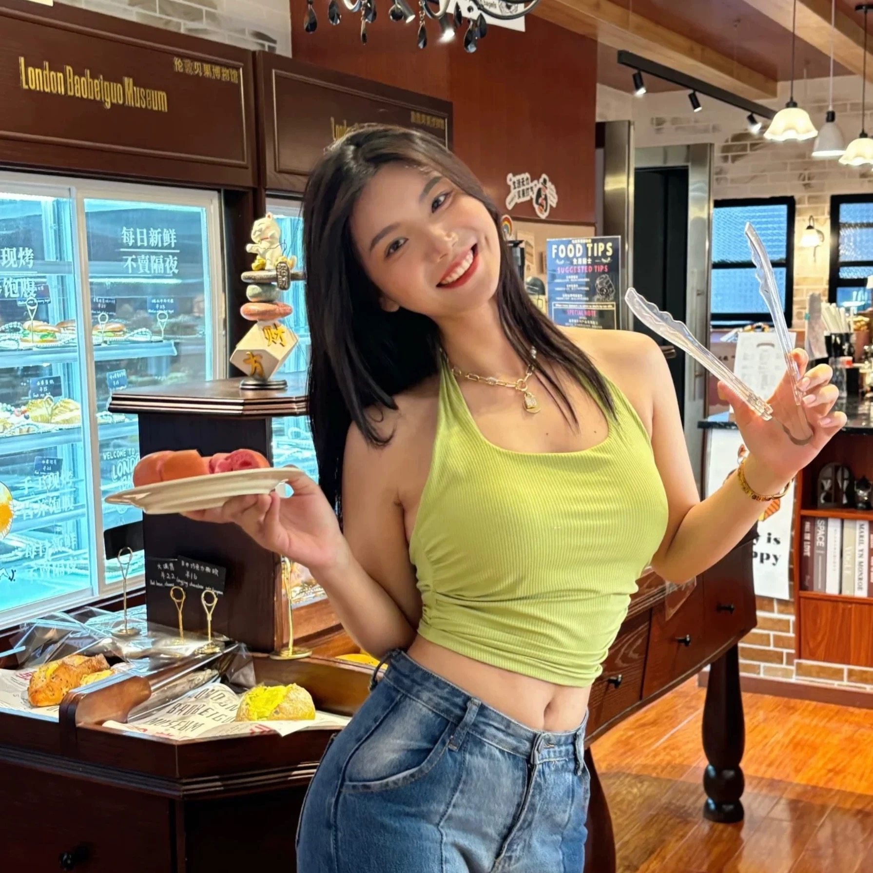 小吊带挂脖背心女聚拢美背运动内衣一体式内搭带胸垫瑜伽服上衣,运动/瑜伽/健身/球迷用品,瑜伽背心,淘宝优惠券,粉丝福利购,淘宝优惠卷