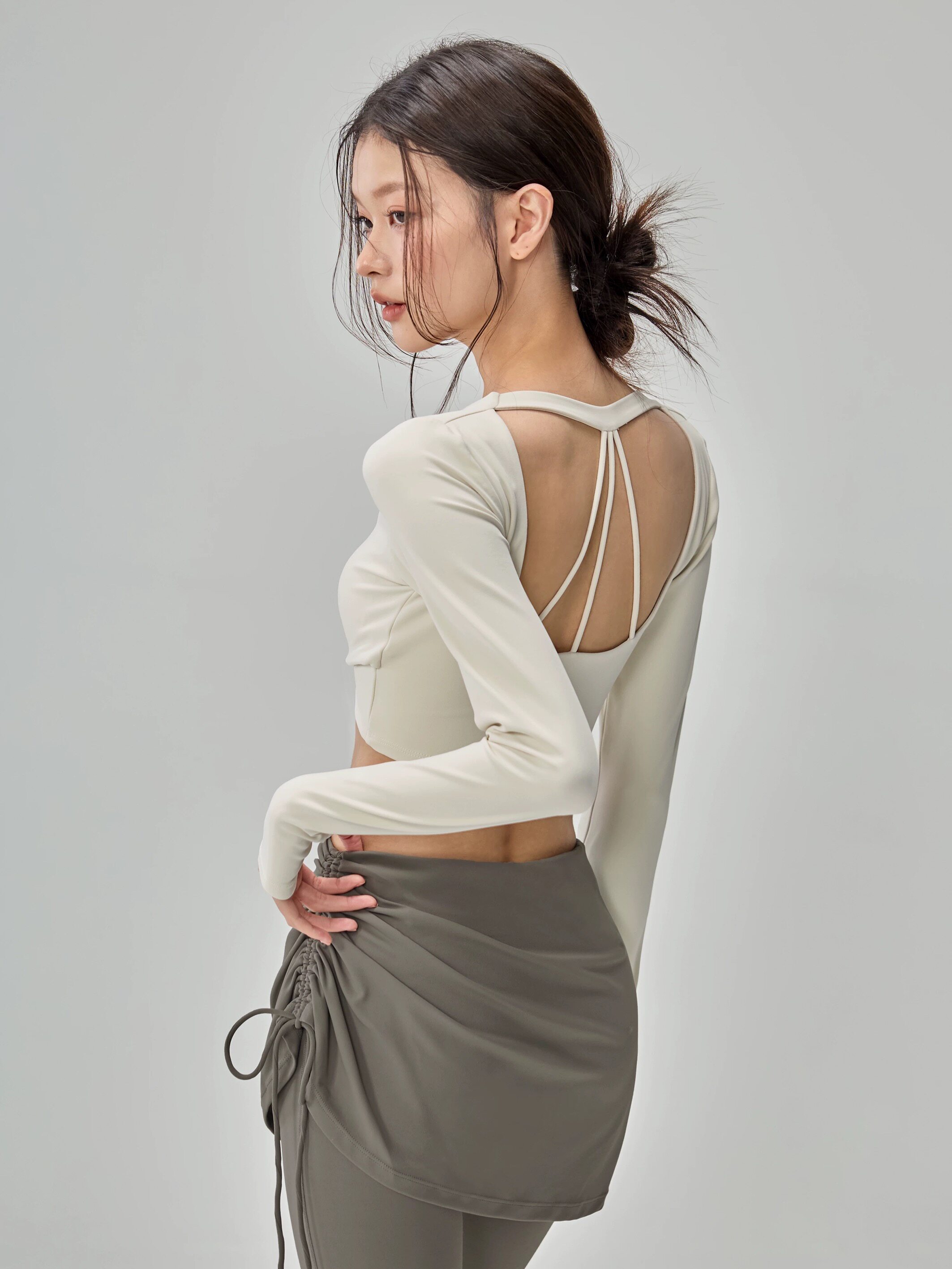 带胸垫瑜伽服女v领外穿裸感聚拢美背运动长袖普拉提训练健身上衣